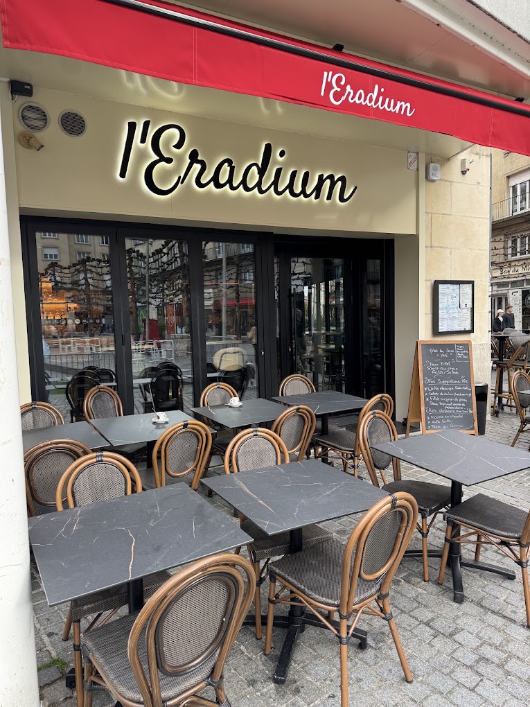 Bar-brasserie with large terrace for sale – Amiens city centre – French receivership - Photo 3