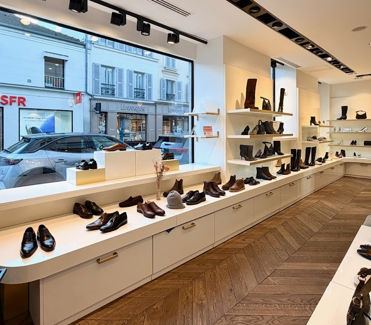 Boutique de prêt-à-porter à reprendre – Angle Rue du Commerce / Rue du Théâtre – Paris 15ᵉ - Photo 2
