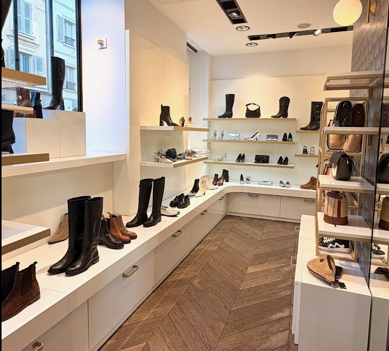 Boutique de prêt-à-porter à reprendre – Angle Rue du Commerce / Rue du Théâtre – Paris 15ᵉ - Photo 3