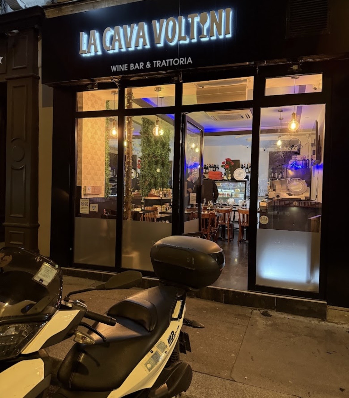 Restaurant / Wine Cellar – Paris 6th – Premium Location - Photo 2