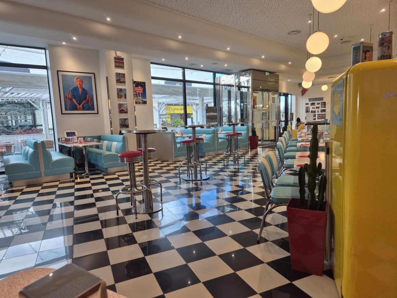 Restaurant diner américain – CA 1,37 M€ – Plaisir / Les Clayes-sous-Bois (78) - Photo 8