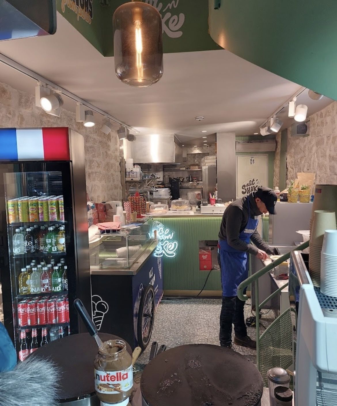 Restaurant avec terrasse – Rue Lepic, Montmartre – Paris 18e - Photo 5